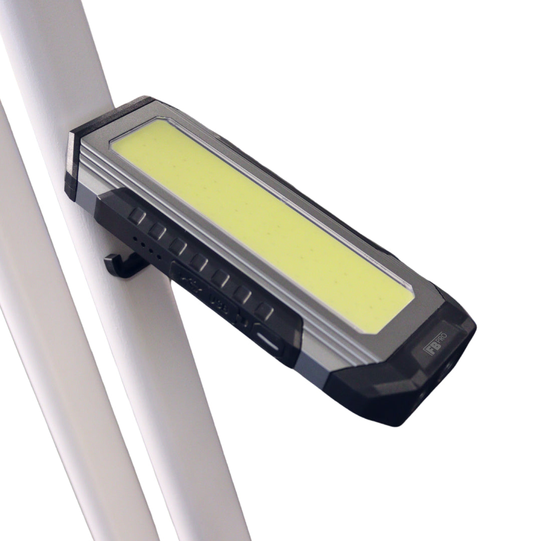 Zaklamp LED Oplaadbaar, Werklamp en Powerbank in 1 - Multifunctioneel met magneet en ingebouwde standaard - 4000mAh
