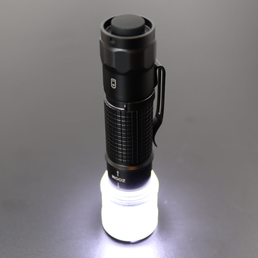 Zaklamp LED Oplaadbaar met Focusfunctie - Zeer compact met fel licht - 1000 Lumen