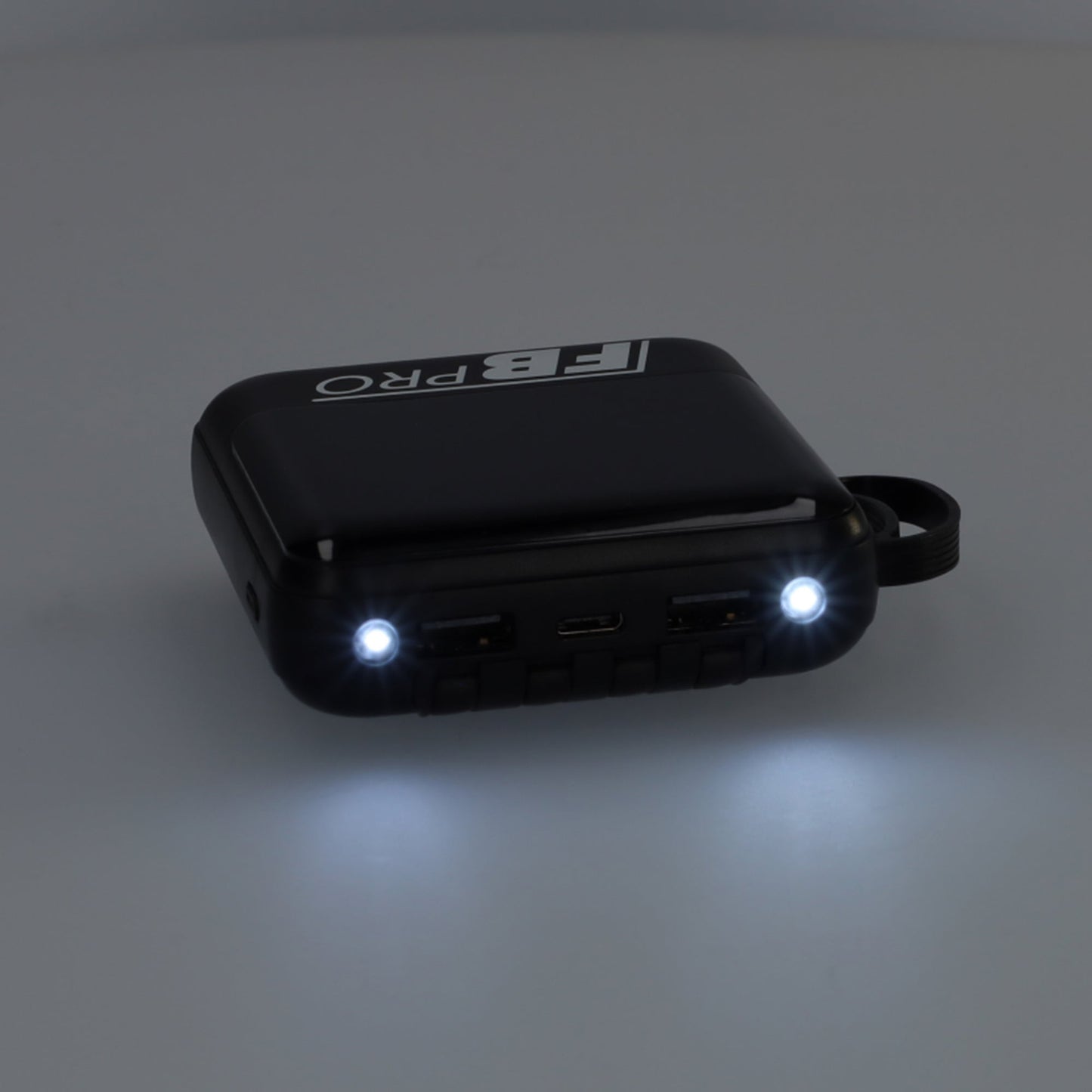 Powerbank - 10000mAh - Oplader - Snel opladen - Alle Oplaad Snoertjes Inbegrepen - Extra Zaklamp - Zwart
