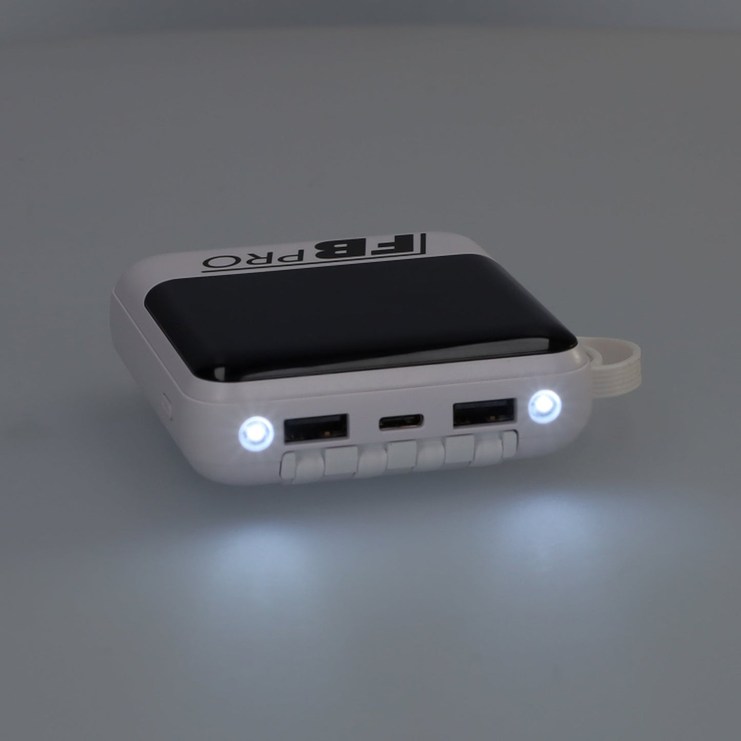 Powerbank - 10000mAh - Oplader - Snel opladen - Alle Oplaad Snoertjes Inbegrepen - Extra Zaklamp - Wit